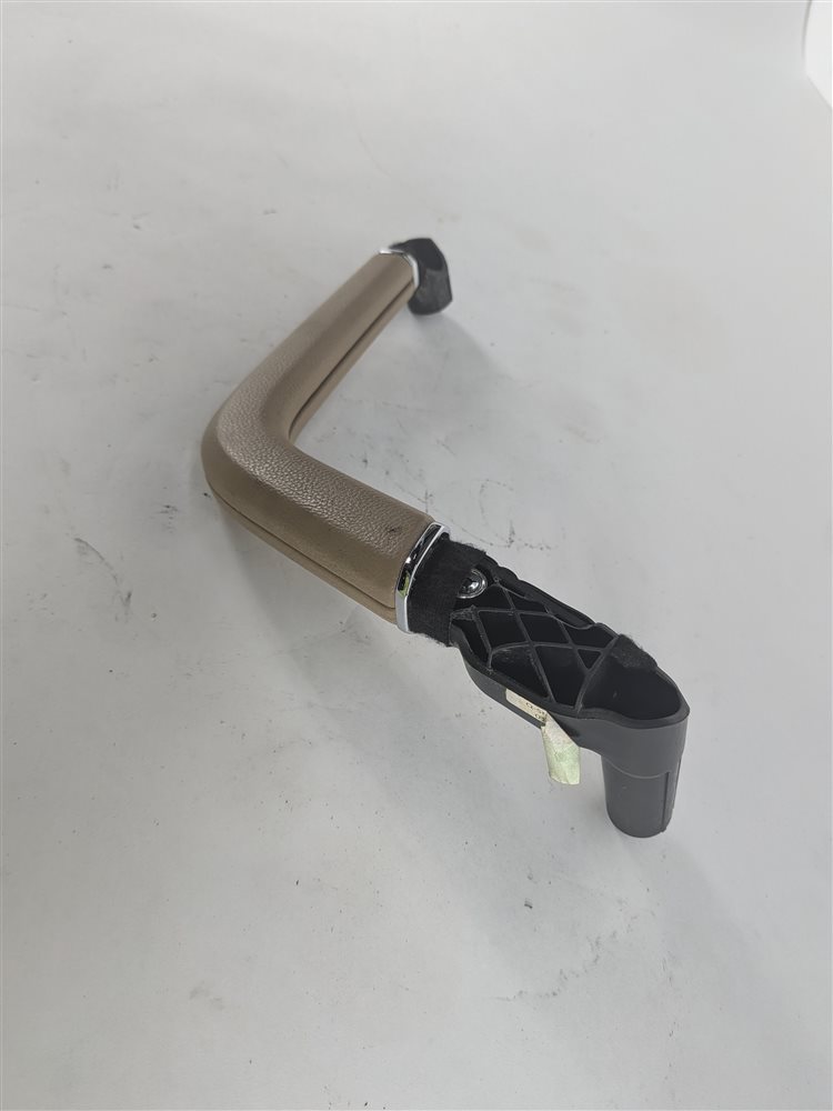 Thumbnail 4: 2016 PORSCHE CAYENNE (958) FRONT LEFT DOOR PULL GRAB HANDLE (LUXOR BEIGE)