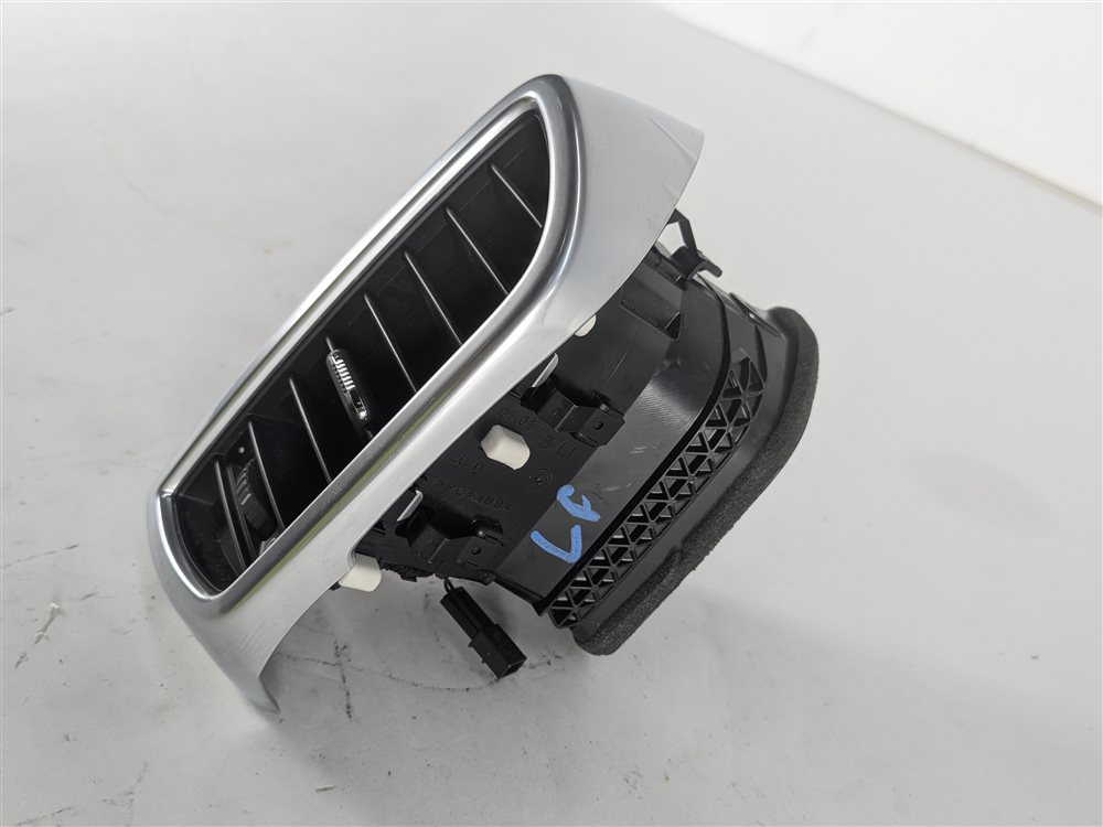 Thumbnail 4: 2016 PORSCHE CAYENNE (958) FRONT LEFT DRIVER OUTER DASH AIR AC VENT (Black)