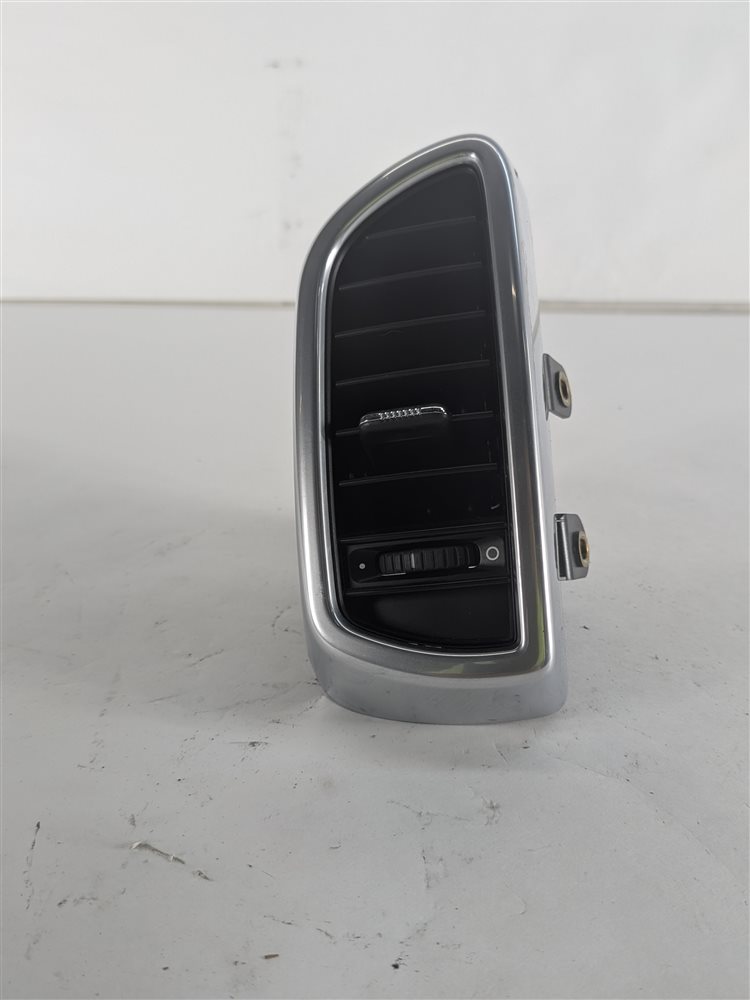 Thumbnail 2: 2016 PORSCHE CAYENNE (958) FRONT RIGHT OUTER DASH HEAT AIR AC VENT (Black)