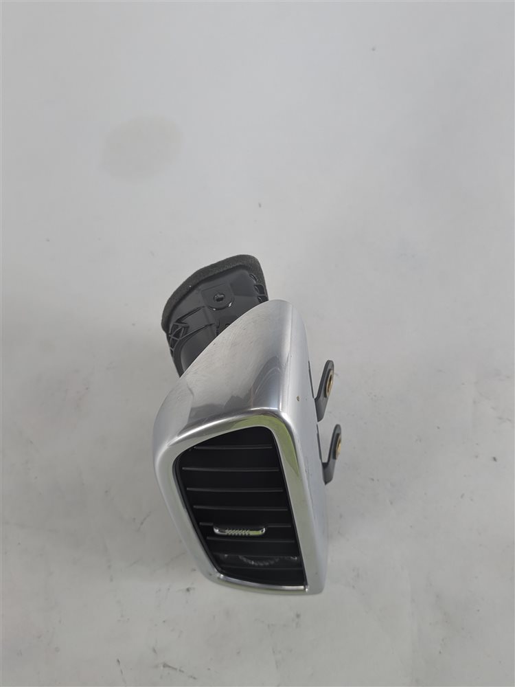 Thumbnail 3: 2016 PORSCHE CAYENNE (958) FRONT RIGHT OUTER DASH HEAT AIR AC VENT (Black)