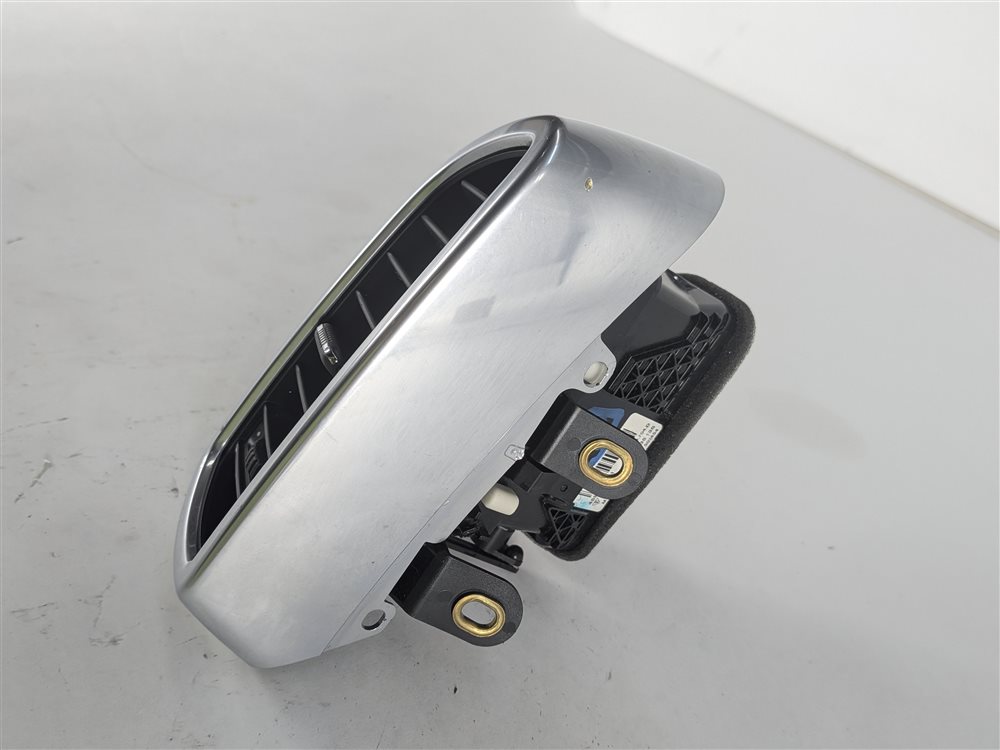 Thumbnail 4: 2016 PORSCHE CAYENNE (958) FRONT RIGHT OUTER DASH HEAT AIR AC VENT (Black)