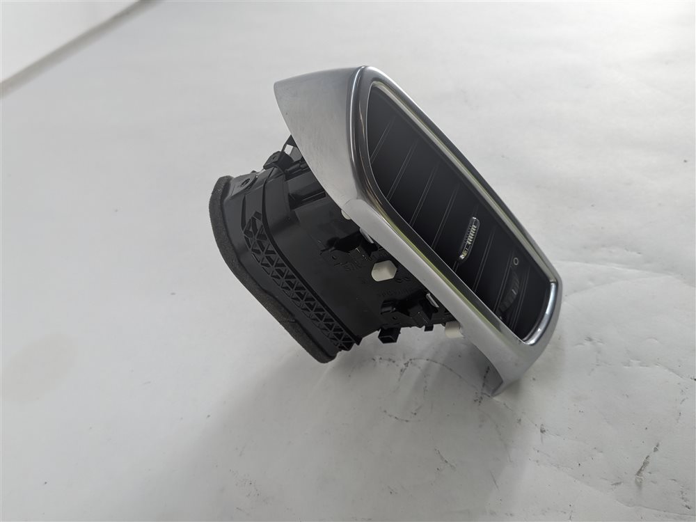Thumbnail 5: 2016 PORSCHE CAYENNE (958) FRONT RIGHT OUTER DASH HEAT AIR AC VENT (Black)
