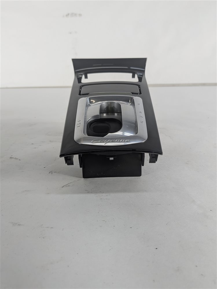 Thumbnail 2: 2016 PORSCHE CAYENNE (958) CENTER CONSOLE SHIFTER TRIM BEZEL (Piano Black)