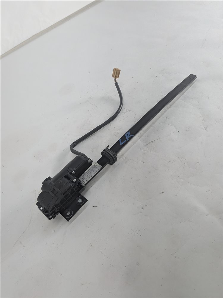 2016 PORSCHE CAYENNE (958) REAR LEFT SIDE DOOR WINDOW POWER SUN SHADE MOTOR