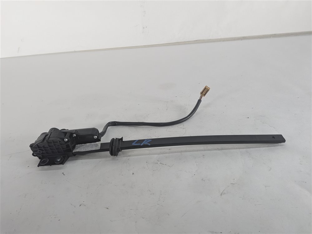 Thumbnail 2: 2016 PORSCHE CAYENNE (958) REAR LEFT SIDE DOOR WINDOW POWER SUN SHADE MOTOR