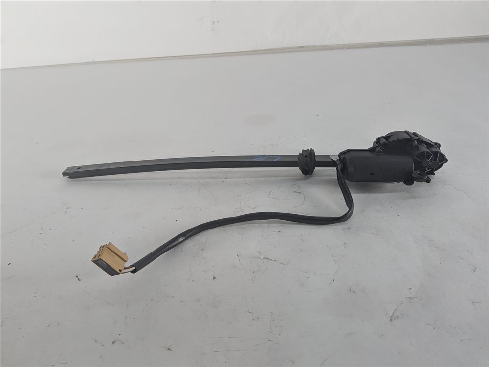 Thumbnail 5: 2016 PORSCHE CAYENNE (958) REAR LEFT SIDE DOOR WINDOW POWER SUN SHADE MOTOR