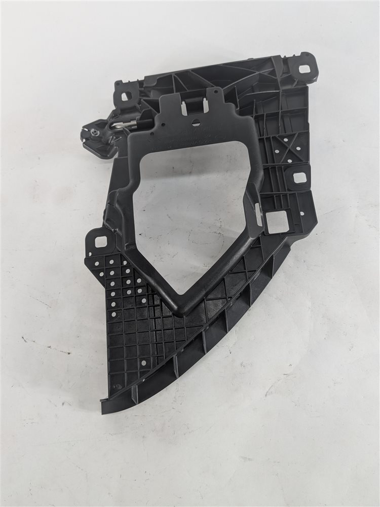 Thumbnail 3: 2016 PORSCHE CAYENNE (958) FRONT RIGHT HEADLIGHT HEADLAMP MOUNTING BRACKET