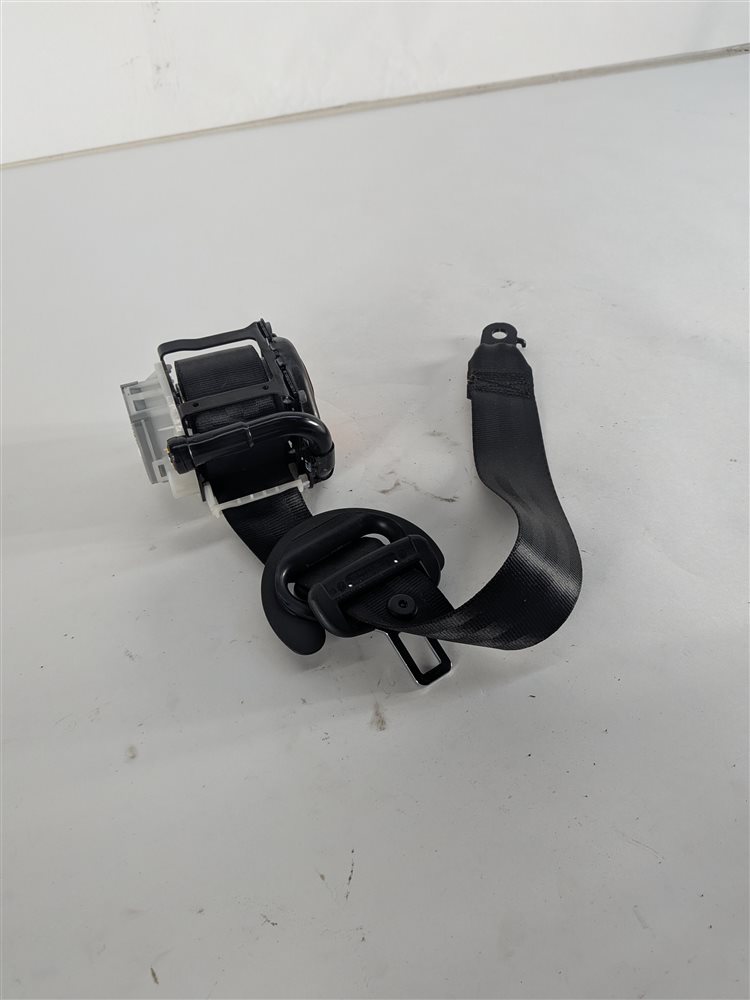 2016 PORSCHE CAYENNE (958) REAR LEFT SEATBELT SAFETY BELT RETRACTOR (Black)