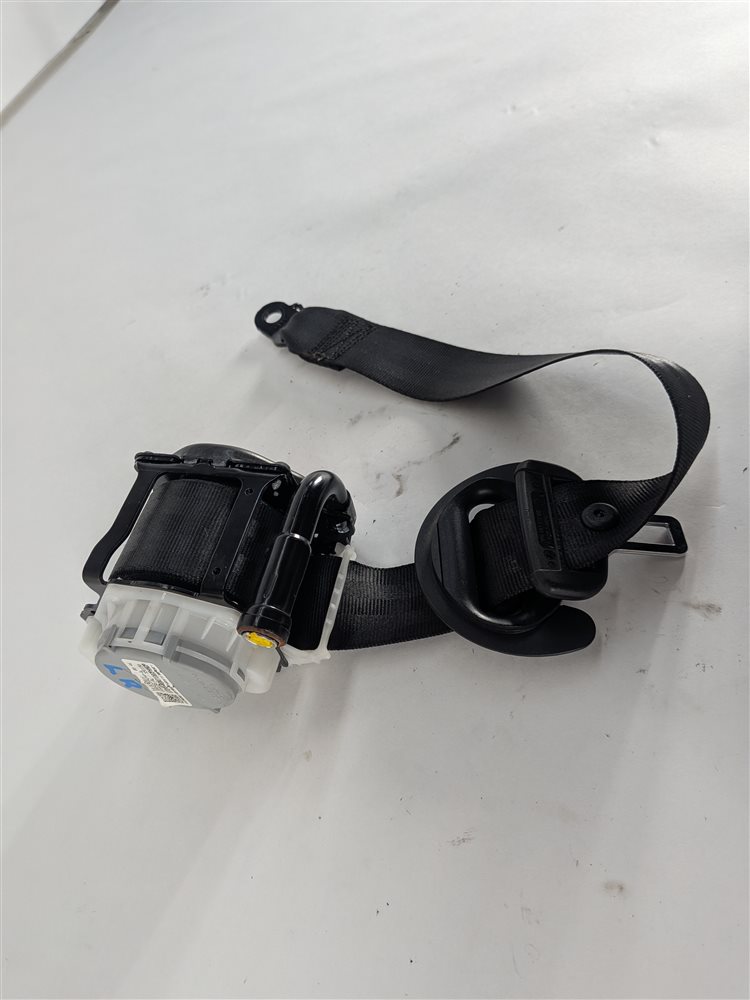 Thumbnail 5: 2016 PORSCHE CAYENNE (958) REAR LEFT SEATBELT SAFETY BELT RETRACTOR (Black)