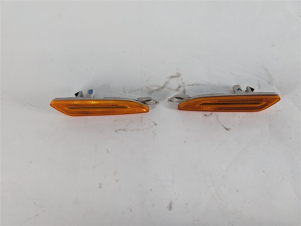 Thumbnail 3: 2016 PORSCHE CAYENNE (958) FRONT LEFT/RIGHT SIDE FENDER MARKER LIGHT LAMP SET/2