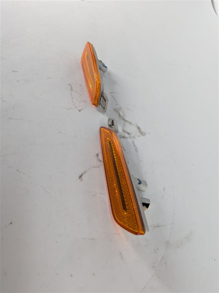 Thumbnail 4: 2016 PORSCHE CAYENNE (958) FRONT LEFT/RIGHT SIDE FENDER MARKER LIGHT LAMP SET/2