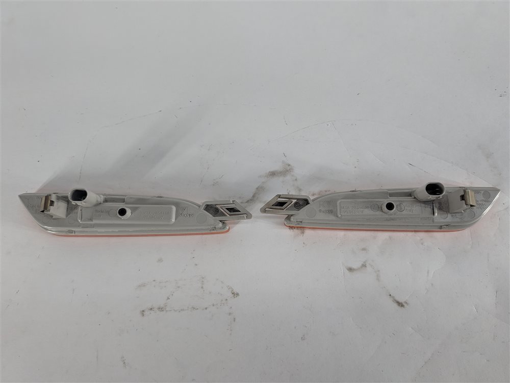 Thumbnail 6: 2016 PORSCHE CAYENNE (958) FRONT LEFT/RIGHT SIDE FENDER MARKER LIGHT LAMP SET/2