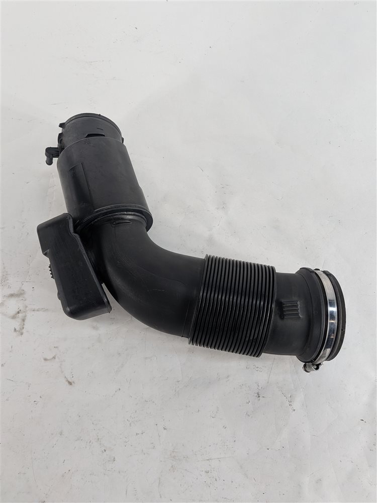 Thumbnail 3: 2016 PORSCHE CAYENNE (958) AIR CLEANER INTAKE HOSE DUCT TUBE PIPE SNORKEL