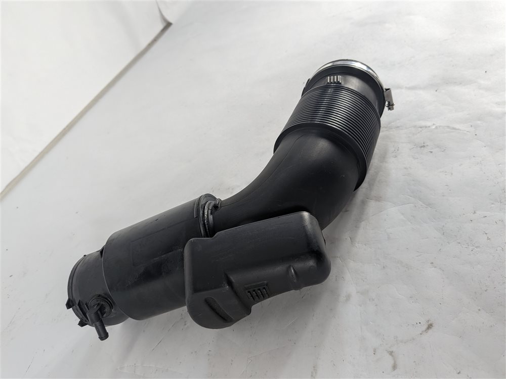 Thumbnail 5: 2016 PORSCHE CAYENNE (958) AIR CLEANER INTAKE HOSE DUCT TUBE PIPE SNORKEL