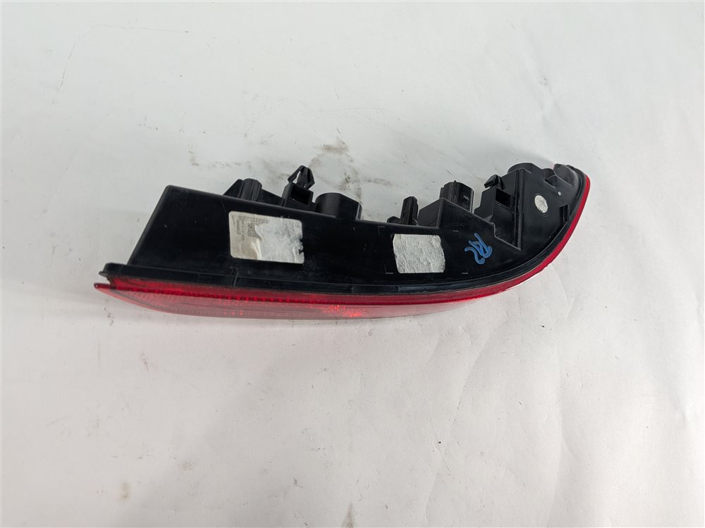 Thumbnail 5: 15-18 PORSCHE CAYENNE (958) REAR RIGHT PASSENGER LOWER BUMPER TAILLIGHT LAMP