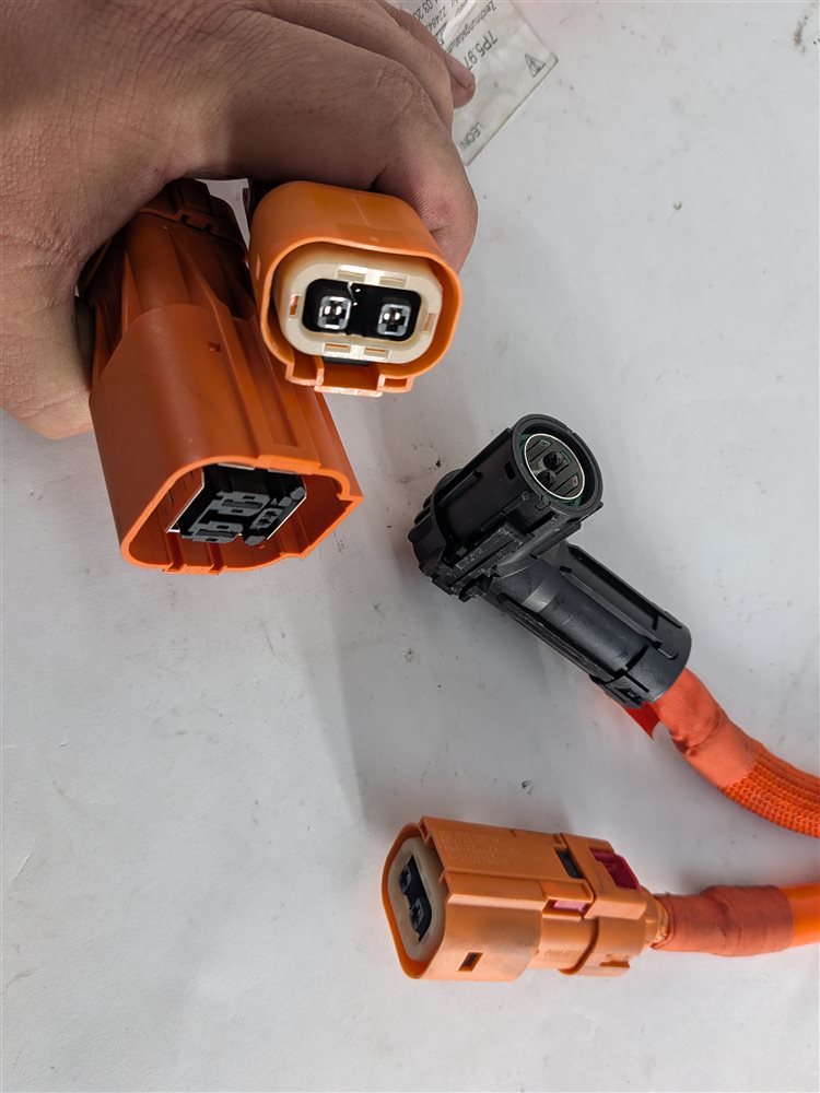 Thumbnail 10: 2016 PORSCHE CAYENNE 958 3.0L HYBRID HIGH VOLTAGE POWER BATTERY CABLE WIRE SET/2