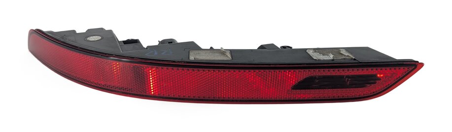 Thumbnail 2: 15-18 PORSCHE CAYENNE (958) REAR RIGHT PASSENGER LOWER BUMPER TAILLIGHT LAMP