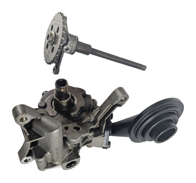 Thumbnail 6: 11-18 PORSCHE CAYENNE HYBRID 958 3.0L M06.EC ENGINE OIL PUMP w/ SHAFT SPROCKET