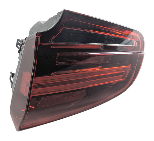 Thumbnail 2: 2015-2018 PORSCHE CAYENNE (958) REAR RIGHT PASSENGER INNER TAILLIGHT LIGHT LAMP
