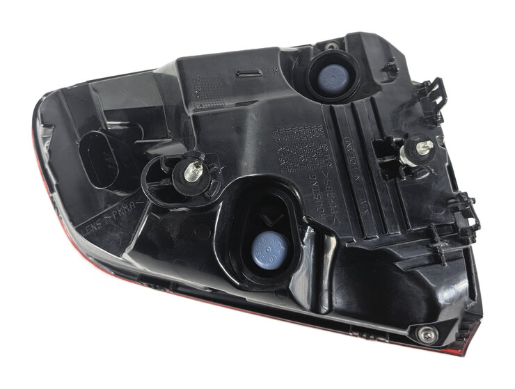 Thumbnail 5: 2015-2018 PORSCHE CAYENNE (958) REAR RIGHT PASSENGER INNER TAILLIGHT LIGHT LAMP