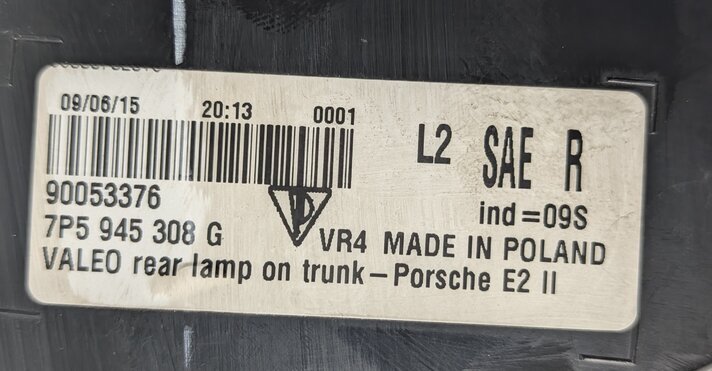 Thumbnail 9: 2015-2018 PORSCHE CAYENNE (958) REAR RIGHT PASSENGER INNER TAILLIGHT LIGHT LAMP