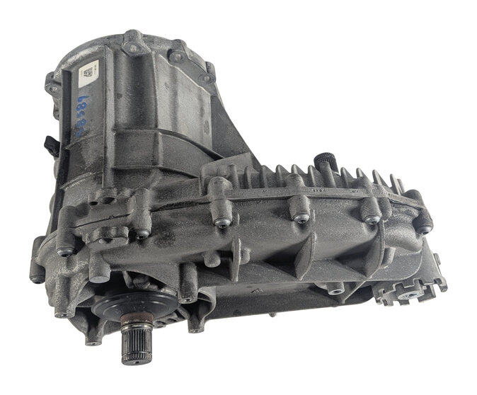 Thumbnail 3: 2011-2018 PORSCHE CAYENNE (958) 3.0L ENGINE FRONT TRANSFER CASE ASSEMBLY