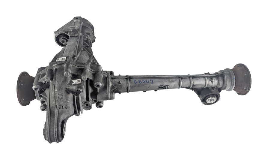 11-18 PORSCHE CAYENNE (958) 3.0L FRONT DIFFERENTIAL GEAR CARRIER w/ OUTPUT SHAFT