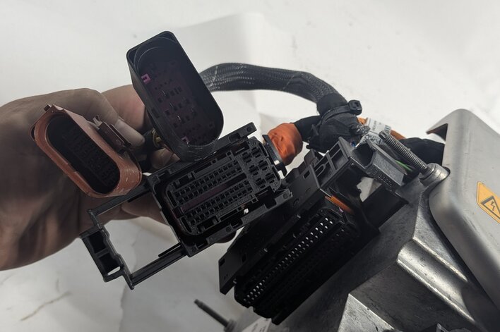 Thumbnail 7: 2011-2018 PORSCHE CAYENNE (958) HYBRID BATTERY ASSEMBLY 85% SOC