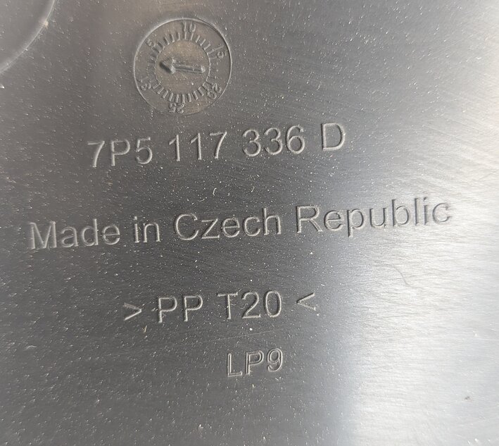 Thumbnail 9: 2011-2018 PORSCHE CAYENNE E-HYBRID (958) 3.0L ENGINE AUXILIARY RADIATOR COOLER