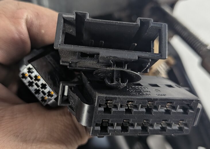 Thumbnail 13: 15-18 PORSCHE CAYENNE (958) FRONT LEFT DRIVER 14-WAY MEMORY SEAT TRACK w/ MOTORS