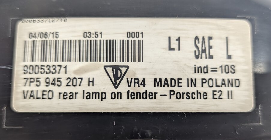 Thumbnail 9: 15-18 PORSCHE CAYENNE (958) REAR LEFT DRIVER OUTER TAILLIGHT BRAKE LIGHT LAMP