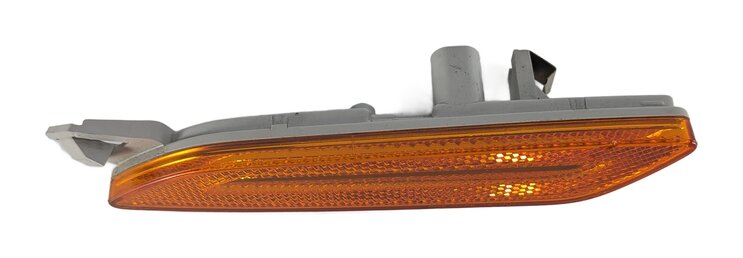 Thumbnail 3: 2016 PORSCHE CAYENNE (958) FRONT LEFT DRIVER FENDER AMBER SIDE MARKER LIGHT LAMP