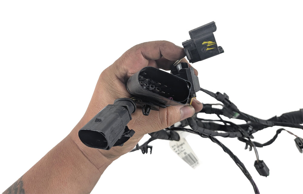 Thumbnail 5: 2016 PORSCHE CAYENNE (958) FRONT PARK ASSIST PDC SENSOR SET/4 w/ HARNESS (Black)