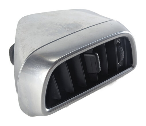 2016 PORSCHE CAYENNE (958) REAR RIGHT CENTER CONSOLE HEAT AIR AC VENT (Silver)