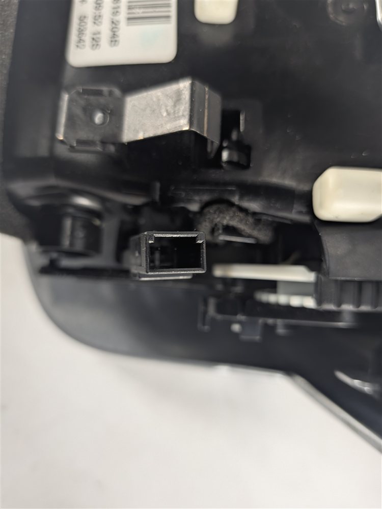 Thumbnail 9: 2016 PORSCHE CAYENNE (958) REAR RIGHT CENTER CONSOLE HEAT AIR AC VENT (Silver)