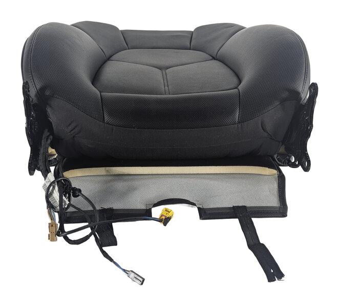 Thumbnail 2: 2016 PORSCHE CAYENNE (958) FRONT RIGHT UPPER HEATED COOLED SEAT CUSHION (Black)