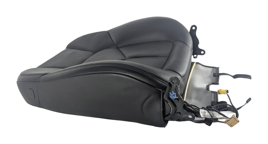 Thumbnail 4: 2016 PORSCHE CAYENNE (958) FRONT RIGHT UPPER HEATED COOLED SEAT CUSHION (Black)