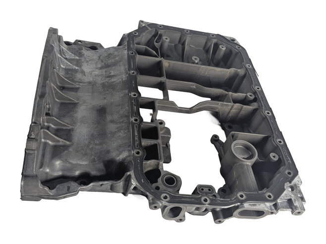 Thumbnail 4: 2016 PORSCHE CAYENNE (958) 3.0L HYBRID (M06.EC) ENGINE UPPER OIL PAN SUMP