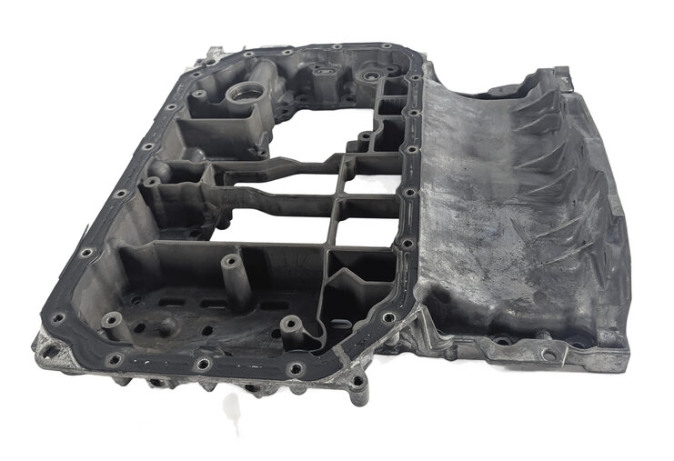 Thumbnail 5: 2016 PORSCHE CAYENNE (958) 3.0L HYBRID (M06.EC) ENGINE UPPER OIL PAN SUMP