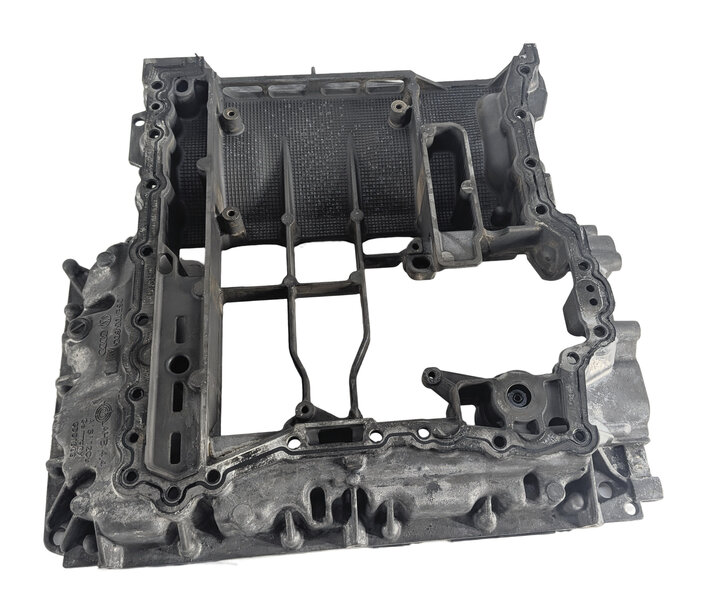 Thumbnail 7: 2016 PORSCHE CAYENNE (958) 3.0L HYBRID (M06.EC) ENGINE UPPER OIL PAN SUMP