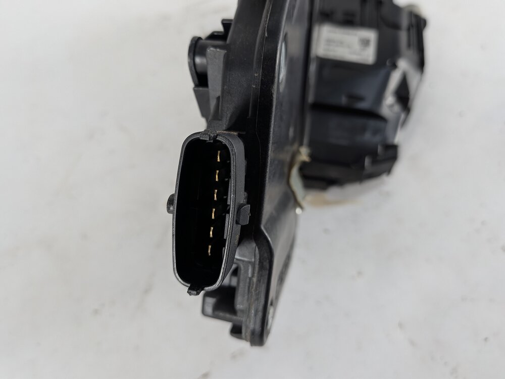 Thumbnail 6: 13-22 RANGE ROVER DISCOVERY (L405 L462 L494 L550) REAR LEFT PASSIVE DOOR LATCH