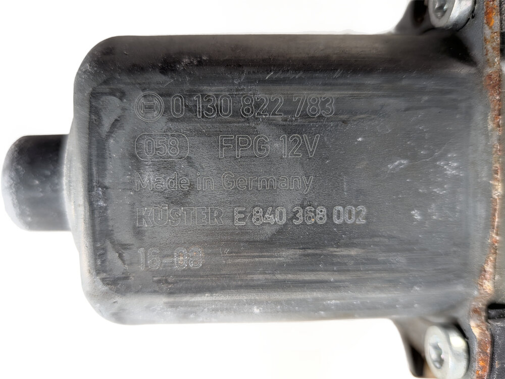 Thumbnail 9: 14-20 RANGE ROVER SPORT (L494) FRONT RIGHT PASSENGER WINDOW REGULATOR w/ MOTOR