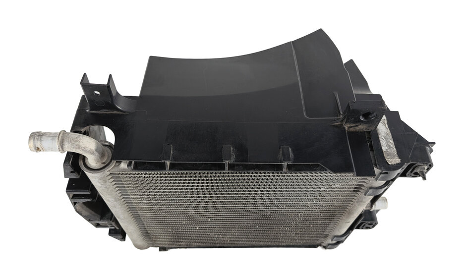 Thumbnail 3: 13-20 ROVER SPORT DISCOVERY (L405 L462 L494) LEFT AUXILIARY RADIATOR & BRACKET