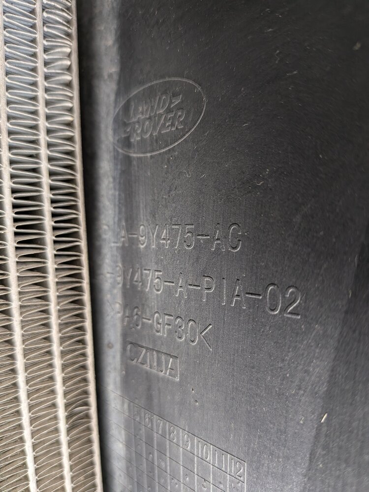 Thumbnail 8: 13-20 ROVER SPORT DISCOVERY (L405 L462 L494) LEFT AUXILIARY RADIATOR & BRACKET