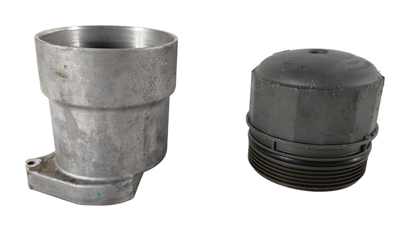 Thumbnail 2: 2016 RANGE ROVER SPORT L494 3.0L (306PS AJ126) ENGINE OIL FILTER HOUSING w/ CAP
