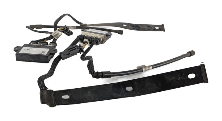 Thumbnail 6: 2016 RANGE ROVER SPORT (L494) REAR LIFTGATE HANDS FREE KICK SENSOR MODULE SET/2