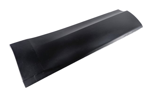 17-23 LAND ROVER DISCOVERY (L462) REAR RIGHT LOWER DOOR TRIM MOULDING (BLACK)