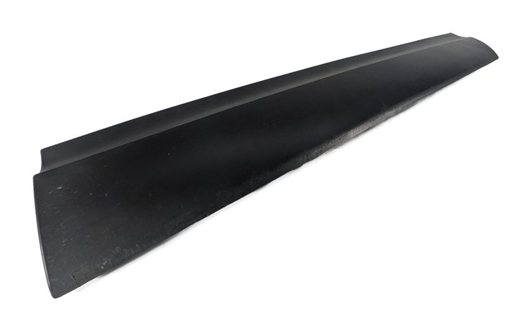 17-23 ROVER DISCOVERY L462 FRONT RIGHT PASSENGER LOWER DOOR TRIM MOULDING(BLACK)