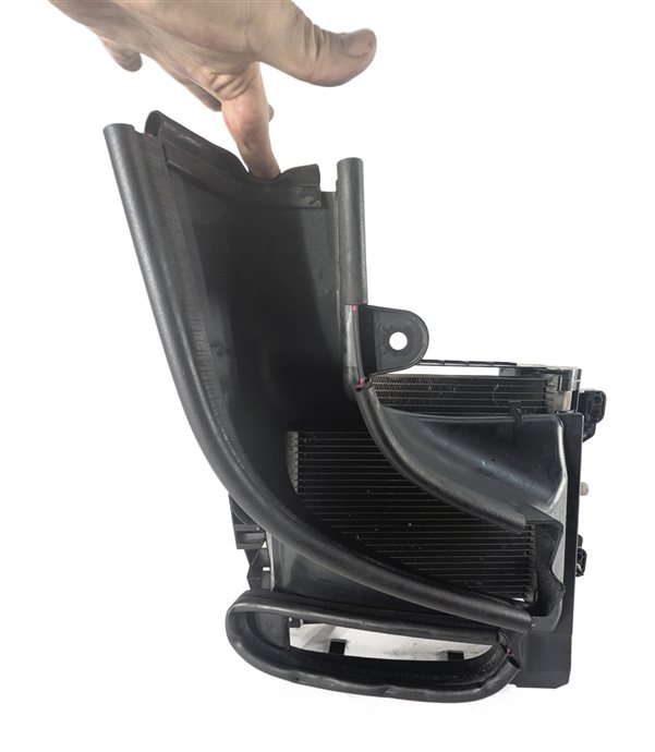 Thumbnail 6: 13-20 ROVER SPORT DISCOVERY (L405 L462 L494) RIGHT AUXILIARY RADIATOR & BRACKET