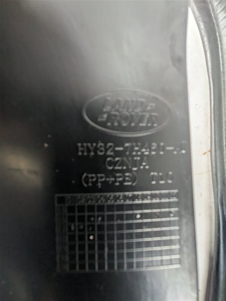 Thumbnail 7: 13-20 ROVER SPORT DISCOVERY (L405 L462 L494) RIGHT AUXILIARY RADIATOR & BRACKET